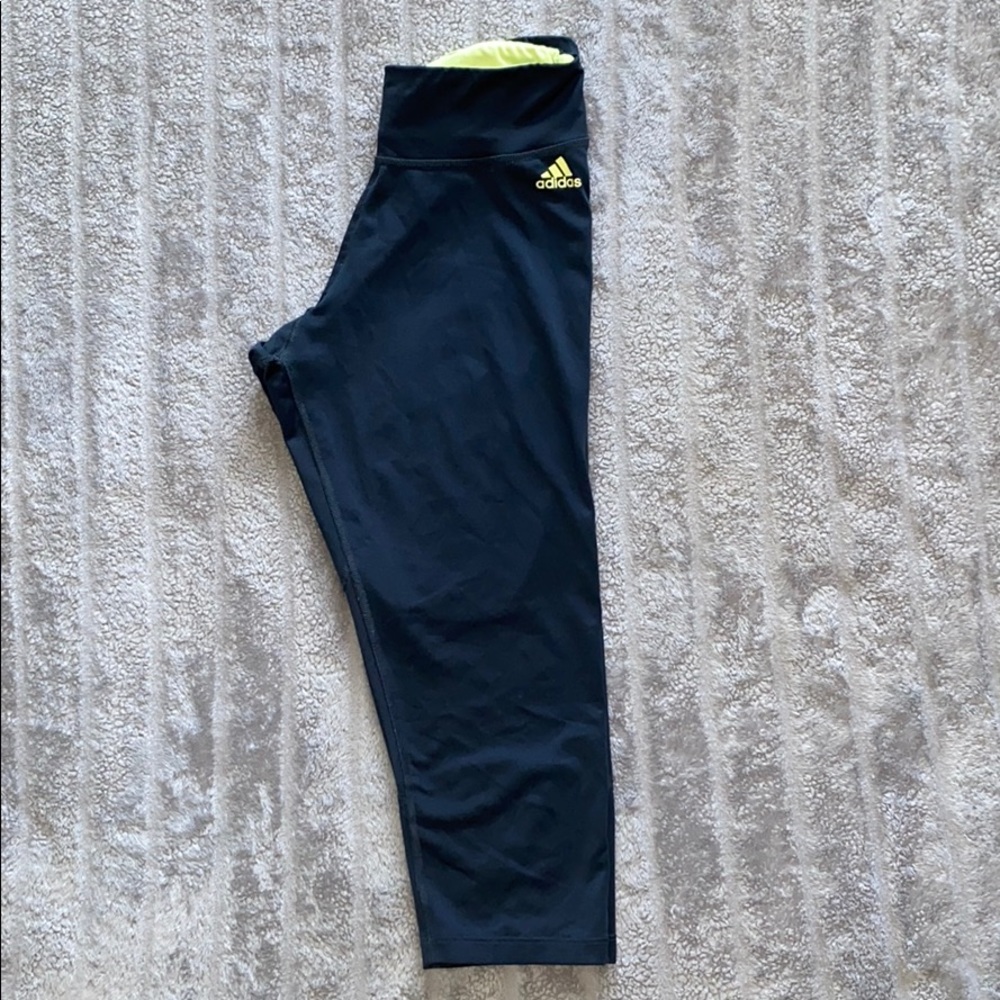 These are it 💚 very comfortable adidas crop